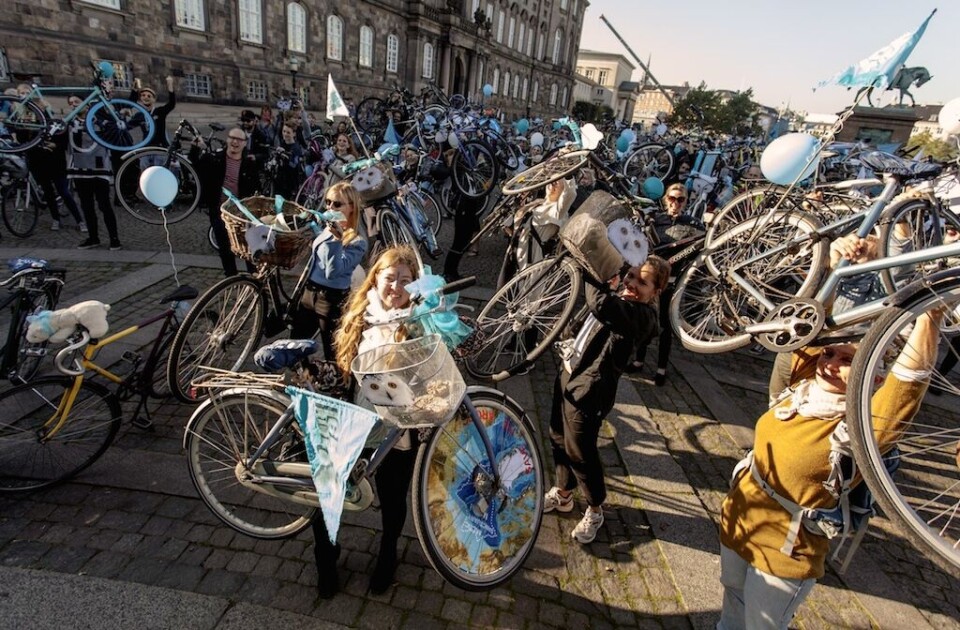 Til lørdagens cykeldemonstration 'Ice ride' for beskyttelse af Arktis deltog 400 demonstranter i København. I over 30 lande demonstrerede tusindvis af mennesker samtidig med Greenpeace' demonstration i København