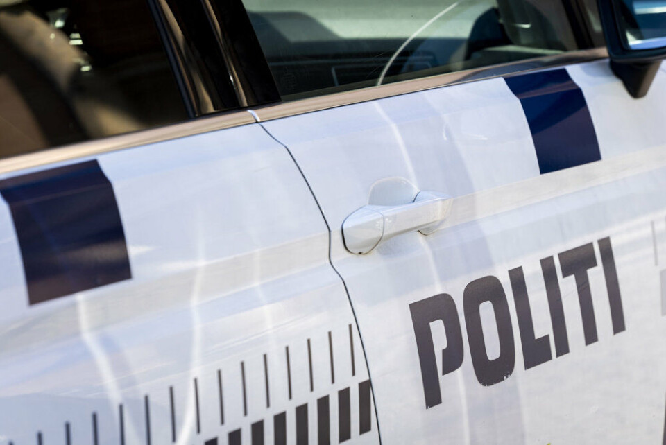 En 56-årig mand er tidligt søndag morgen død af sine skader. Ifølge politiet blev han udsat for et voldeligt overfald natten til søndag.