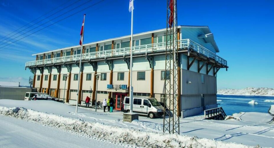 Albatros vil renovere Hotel Hvide Falk, der ligger lige ud til Ilulissat Isfjord, for et millionbeløb. Det starter til november med renovering af ni lejligheder. Om nogle år vil selskabet formentlig udvide med nye værelser på hotellet, når den nye internationale lufthavn i Ilulissat i 2023 åbner for større fly fra bl.a. Europa.