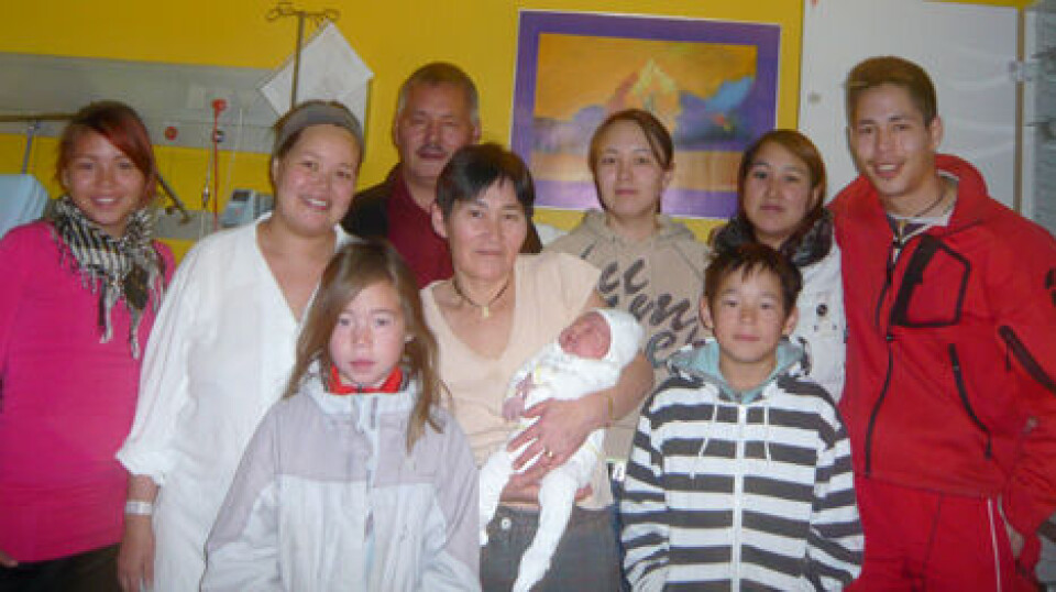Doris Jakobsen sammen med familien. Doris Jakobsen og Mads Petersens nyfødte datter vejer 3.420 kg og måler 49 cm. Doris Jakobsen sammen med familien. Doris Jakobsen og Mads Petersens nyfødte datter vejer 3.420 kg og måler 49 cm. Doris Jakobsen sammen med familien. Doris Jakobsen og Mads Petersens nyfødte datter vejer 3.420 kg og måler 49 cm.