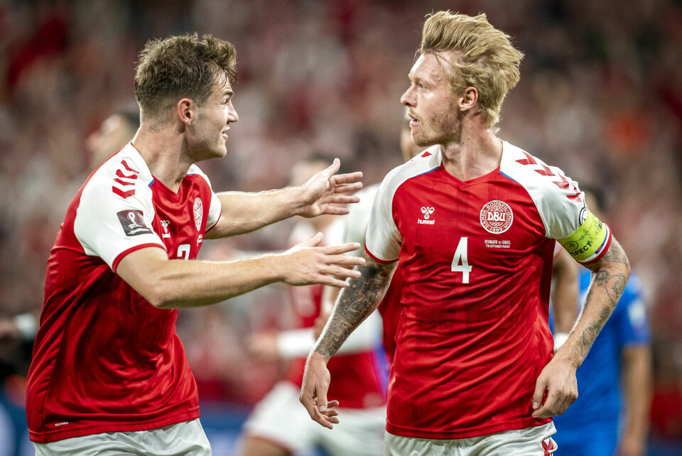 Danmarks Simon Kjær scorer til 2-0 under VM-kvalifikationskampen mellem Danmark og Israel i Parken i København, tirsdag.
