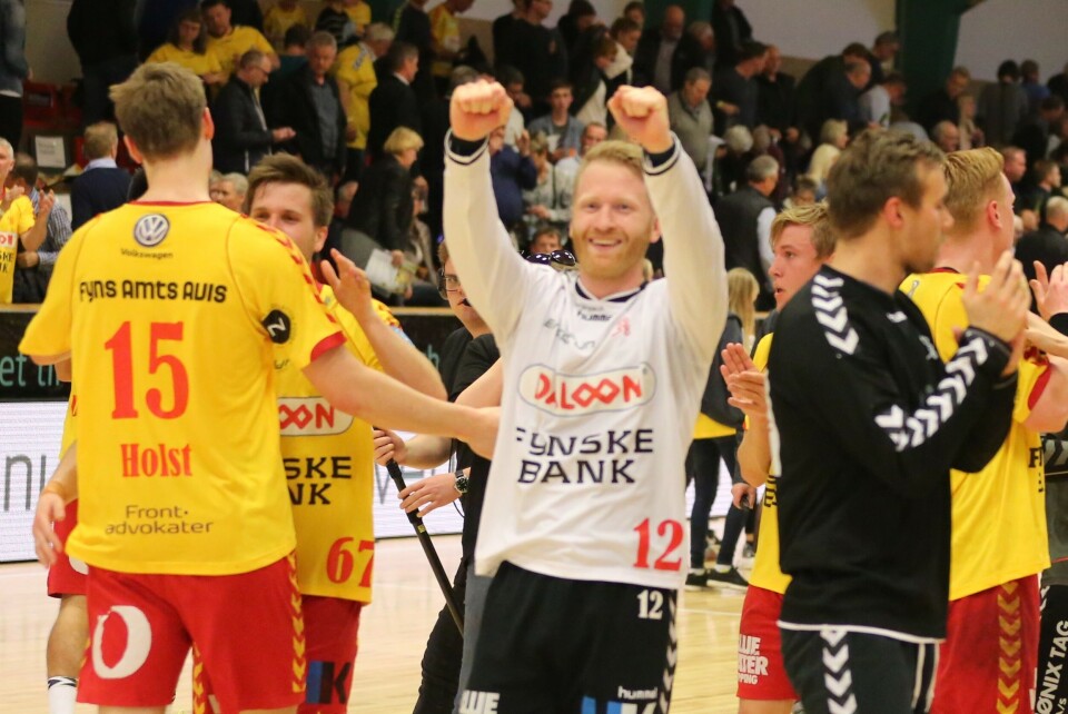 Sejren er hjemme. Med nummer 12 Frank Mikkelsen med en redningsprocent på næsten 50 Knud Fl. LarsenSom altid i GOG Arena er der grønlandsk opbakning Knud Fl. LarsenDragen Poul Van GOG er kåret som Danmarks bedste maskot Knud Fl. LarsenMinik Dahl Høegh scorede tre mål Knud Fl. LarsenGOG's Andreas Holst Jensen scorede hele 13 mål Knud Fl. LarsenSejren er hjemme. Med nummer 12 Frank Mikkelsen med en redningsprocent på næsten 50 Knud Fl. LarsenSom altid i GOG Arena er der grønlandsk opbakning Knud Fl. LarsenDragen Poul Van GOG er kåret som Danmarks bedste maskot Knud Fl. LarsenMinik Dahl Høegh scorede tre mål Knud Fl. LarsenGOG's Andreas Holst Jensen scorede hele 13 mål Knud Fl. LarsenSejren er hjemme. Med nummer 12 Frank Mikkelsen med en redningsprocent på næsten 50 Knud Fl. Larsen