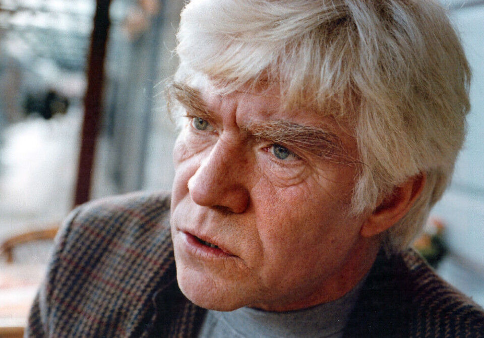 Skuespilleren Ole Ernst er død, 73 år gammel.