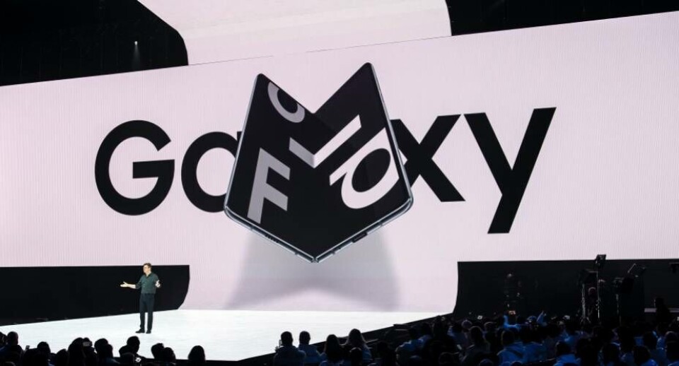 Samsung henter de eksemplarer af den nye Samsung Galaxy Fold hjem, som har været sendt ud til anmeldere. Telefonerne er blevet mødt med klager om problemer med skærmen. Her ses præsentationen af den nye model, der skal være Samsungs nye flagskib på mobilmarkedet, i februar.