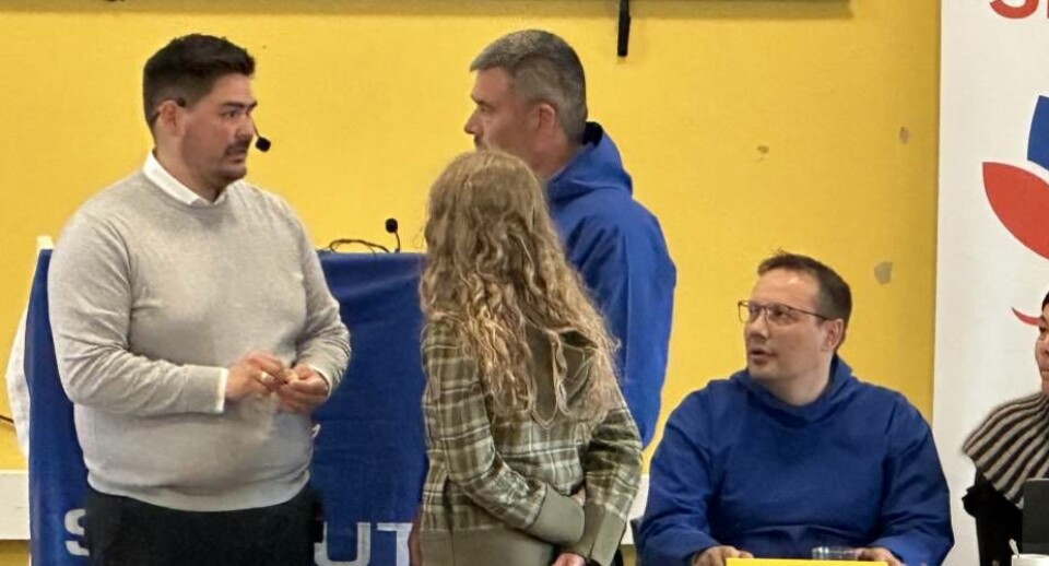 De tre kandidater har holdt deres taler, og nu skal de delegerede tale med deres stemmer. Jensine Berthelsen Jensine BerthelsenDe tre kandidater har holdt deres taler, og nu skal de delegerede tale med deres stemmer. Jensine Berthelsen Jensine BerthelsenDe tre kandidater har holdt deres taler, og nu skal de delegerede tale med deres stemmer. Jensine Berthelsen Jensine Berthelsen