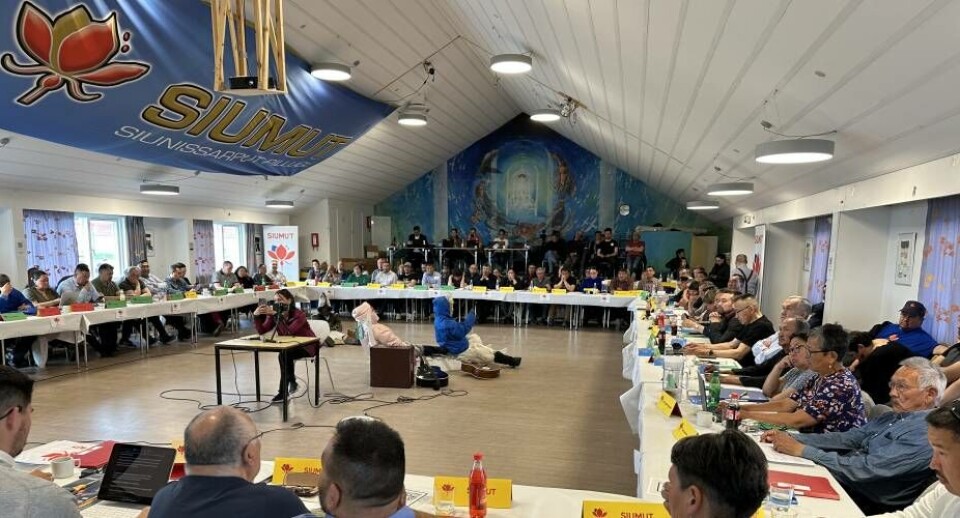 Selvom der er kommet klager ind til partiet Siumuts hovedbestyrelse, mener formanden for partiet at det er lokalafdelingen der skal sørge for at rydde op på sine problemer.