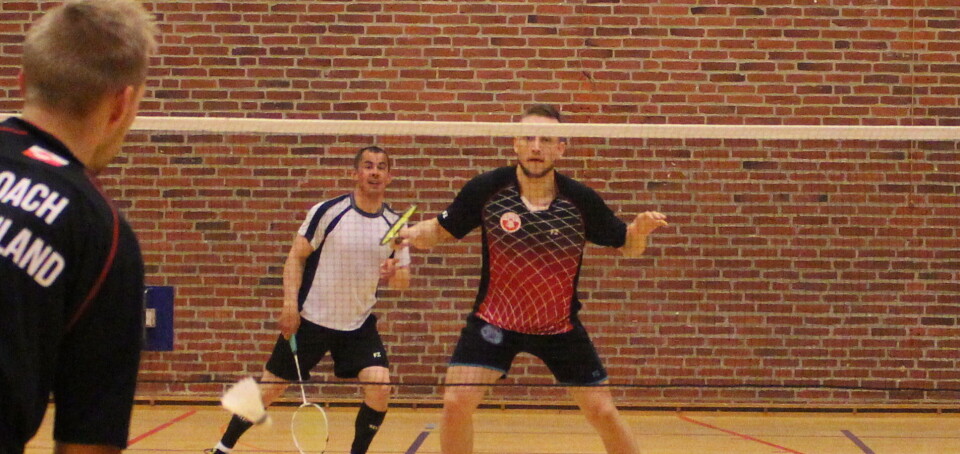Bror Madsen (til venstre) og Jens-Frederik Nielsen spiller finale i double ved Island Games på fredag. Billedet er taget ved holdets træningslejr i Danmark