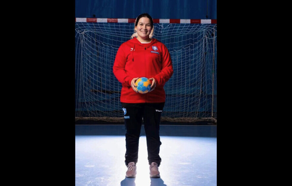 Victoria Budek Svendsen kan som landstræner for U-18 pigerne i håndbold bane vej for deltagelse i VM for ungdomsholdet.