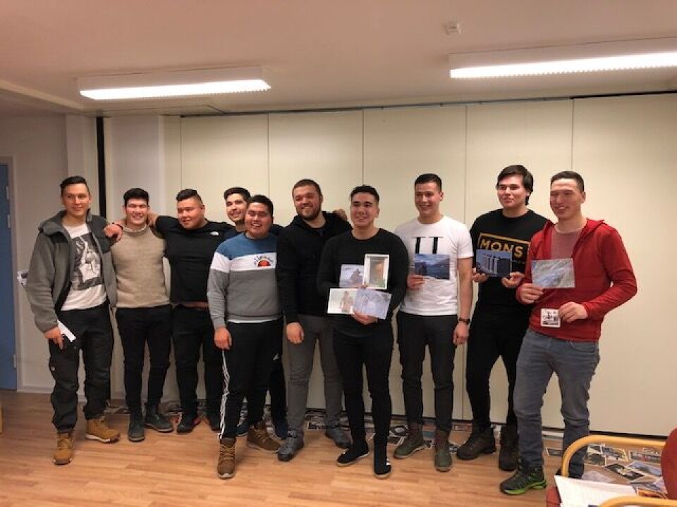 Det nye aspiranthold fra venstre: Niklas Møller, Julius Vahol Olsen, Daniel Albrecht, Pavia Egede Lund, Salik Josefsen, Kuka Brøns Chemnitz, Malik Pars Markussen, Aqqaluk Christensen, Jørgen Peter Lund og Aqqalooraq Skifte Petrussen. Jacob Berthelsen er ikke med på billedet.