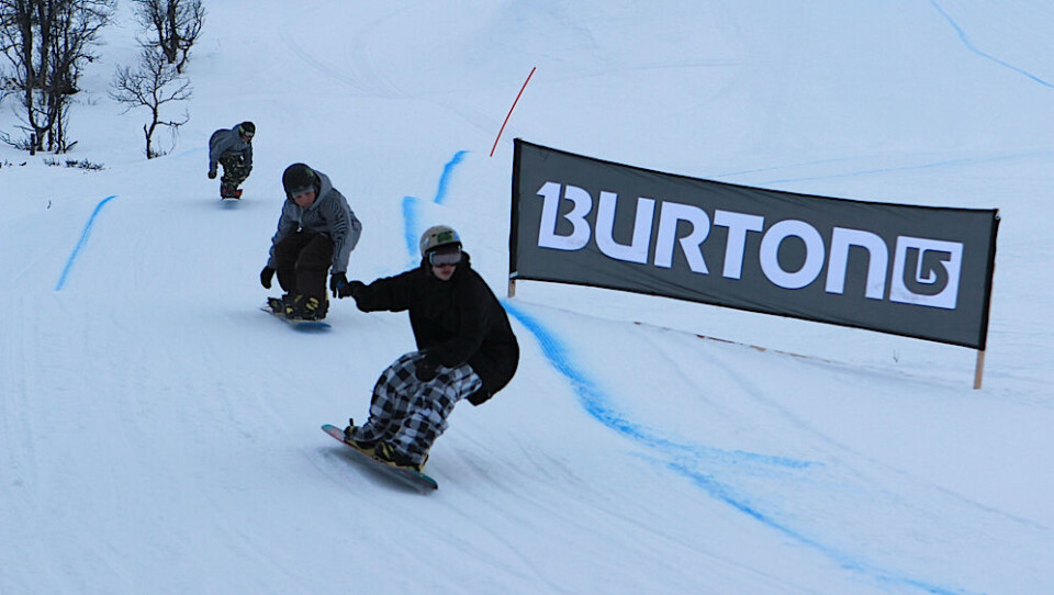 Juniorernes finale i Boardercross ved DM i Norge. De to grønlandske løbere vandt henholdsvis sølv- og bronzemedalje. Foto: Maggie Olkuska