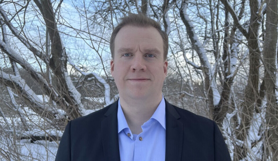 Arne Ørbæk Skifte Andersen har en professionsbachelor indenfor offentlig administration fra University College Nordjylland, med specialisering indenfor velfærd, oplyser om nyansættelsen. Kommune Kujalleq