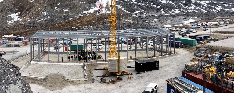Tirsdag i denne uge var der rejsegilde på entreprenørselskabet MT Højgaards fabrik i Qinngorput i Nuuk, der koster 15-20 millioner kroner at bygge. Produktionen af betonelementer ventes at starte i begyndelsen af 2020.
