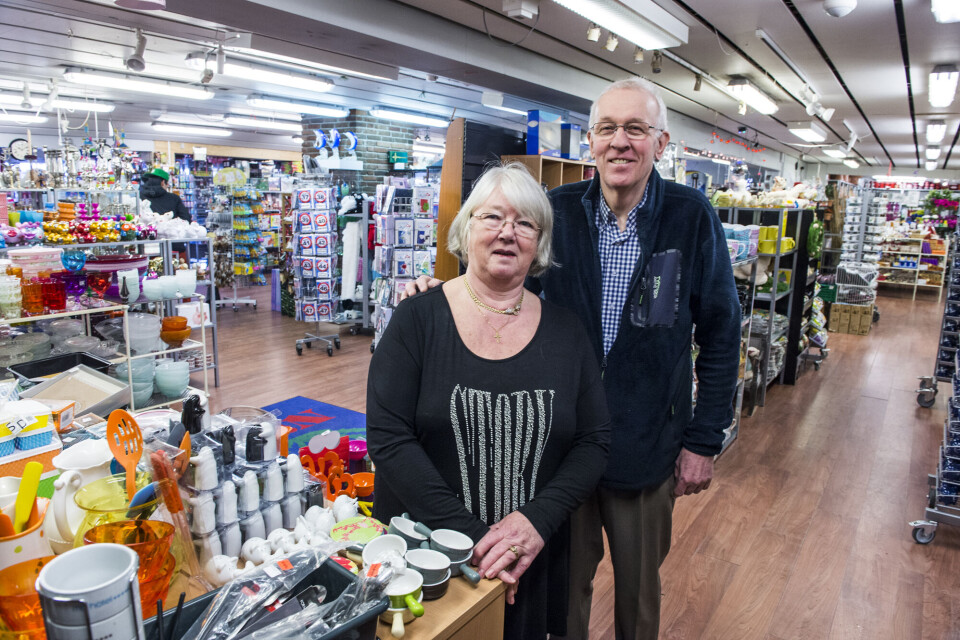 Både Ellen Egede Hansen og John Hansen fra Nuuk-butikken Nivi er 66 år