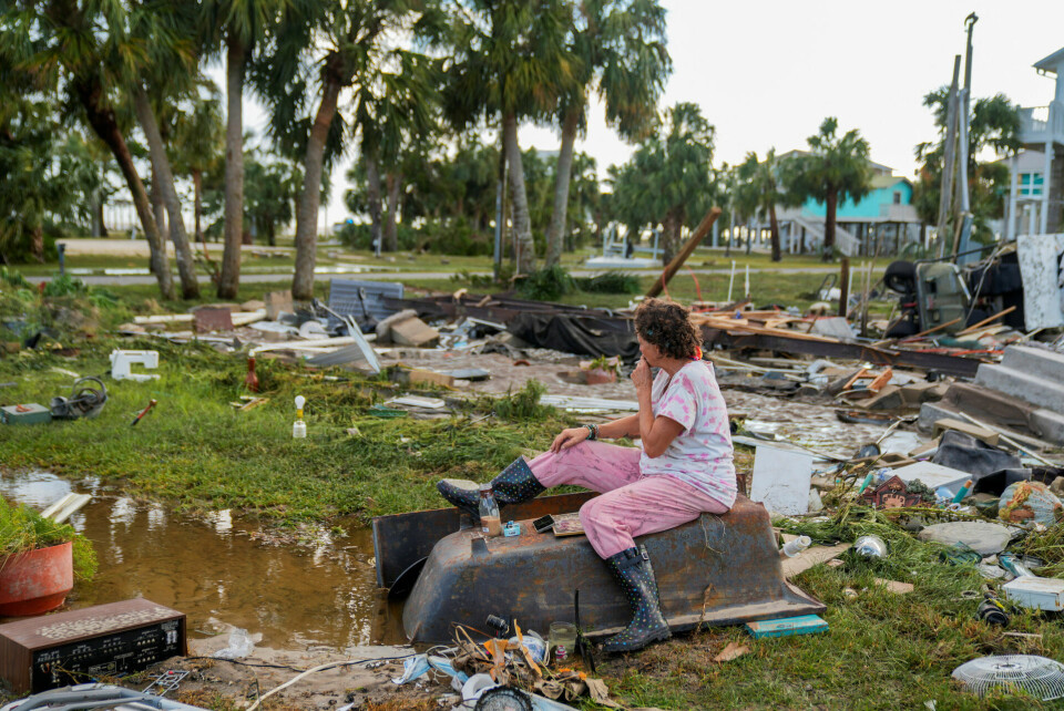 En kvinde sidder på resterne af badekar uden for sit ødelagte hjem i Horseshoe Beach, Florida. Cheney Orr/Reuters/Ritzau ScanpixStormen Idalia ramte kysten i Florida som en kategori 3-orkan med en vindhastighed på 201 kilometer i timen. Cheney Orr/Reuters/Ritzau ScanpixEn kvinde sidder på resterne af badekar uden for sit ødelagte hjem i Horseshoe Beach, Florida. Cheney Orr/Reuters/Ritzau ScanpixStormen Idalia ramte kysten i Florida som en kategori 3-orkan med en vindhastighed på 201 kilometer i timen. Cheney Orr/Reuters/Ritzau ScanpixEn kvinde sidder på resterne af badekar uden for sit ødelagte hjem i Horseshoe Beach, Florida. Cheney Orr/Reuters/Ritzau ScanpixStormen Idalia ramte kysten i Florida som en kategori 3-orkan med en vindhastighed på 201 kilometer i timen. Cheney Orr/Reuters/Ritzau Scanpix