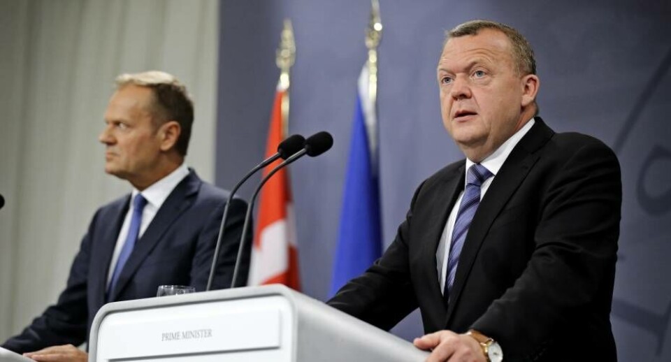 EU's præsident Donald Tusk, til venstre, og statsminister Lars Løkke Rasmussen, fotograferet ved et pressemøde forud for rejsen til Grønland