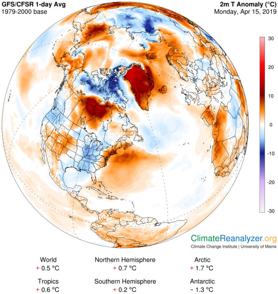 Kortet illustrerer afvigelser fra normaltemperaturen og viser situationen på den nordlige halvkugle i mandags. På indlandsisen var der 10-15 grader celcius varmere end normalt for årstiden.