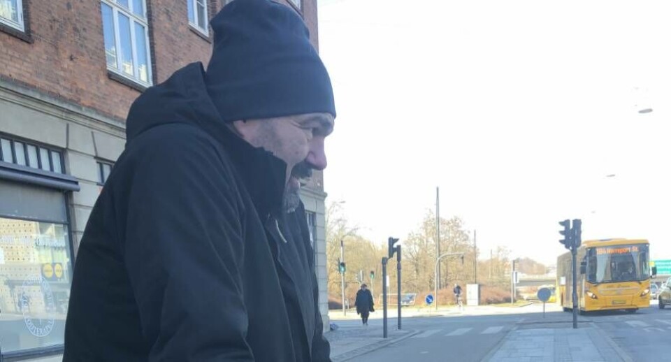 Knud Serritzlev kommer fra Paamiut, men har boet i Nuuk med sin familie i en lang årrække. Hanvar indlagt på Rigshospitalet i fire uger tilbage i januar. – Min og min families fremtid er usikker.Hvis jeg ikke får bevilget økonomisk støtte, så ved jeg ikke, hvor jeg skal gå hen næste gang, sigerKnud Serritzlev til Sermitsiaq.