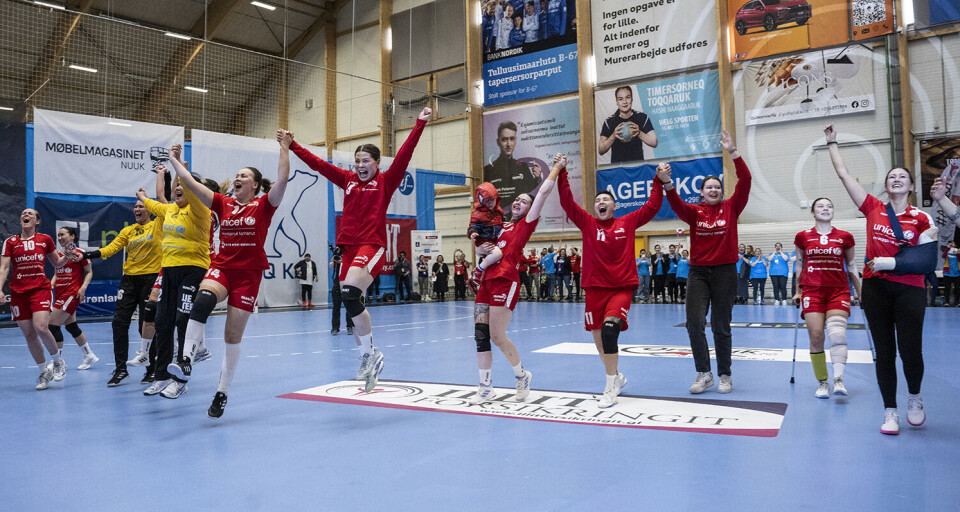 Når kvindernes første kamp i VM i 22 år fløjtes i gang, er der mulighed for at se med på storskærm i Katuaq.
