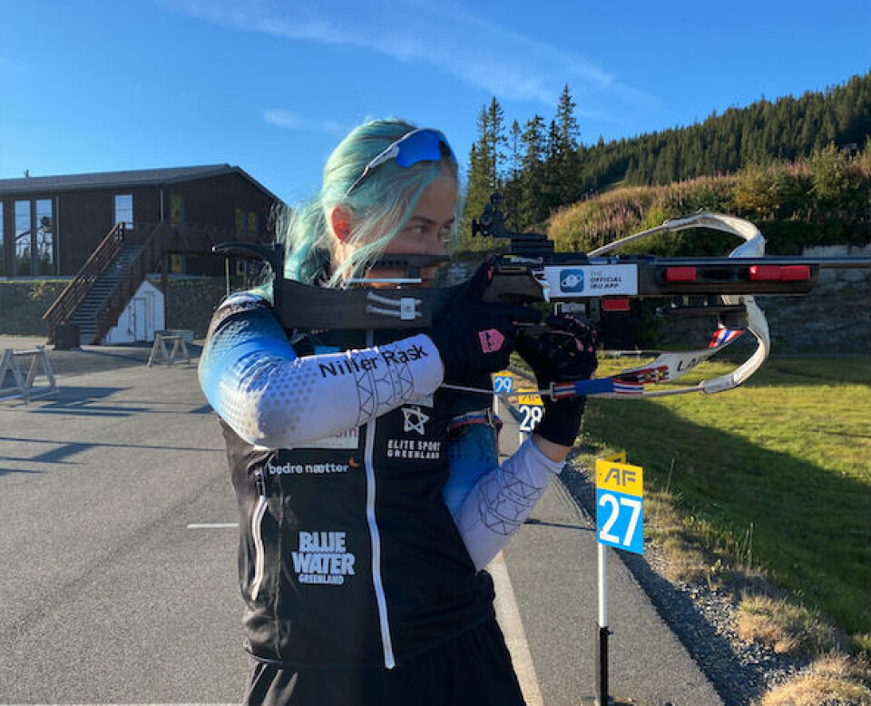 Også om sommeren er der mesterskaber i skiskydning i Norge. Slettemark-børnene deltager til mesterskabet og stiller op for Grønland.