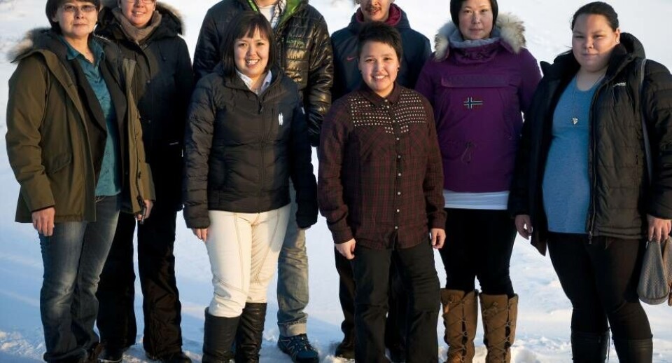 Onsdag bestod to nye ernæringshjælpere og seks ernæringsassistenter deres eksamen på levnedsmiddelskolen Inuili i Narsaq. Det er fra venstre Kirsten Nielsen, Aasiaat, Mia Heillmann, Maniitsoq, Valerie H. Tobiassen, Nuuk, Frank Jakobsen, Qaqortoq, Jaffet Alaufesen, Sisimiut, Arnaaraq Sandgreen, Aasiaat, Kirsten N. Boye, Nuuk, og Hansigne E. Motzfeldt, også fra Nuuk