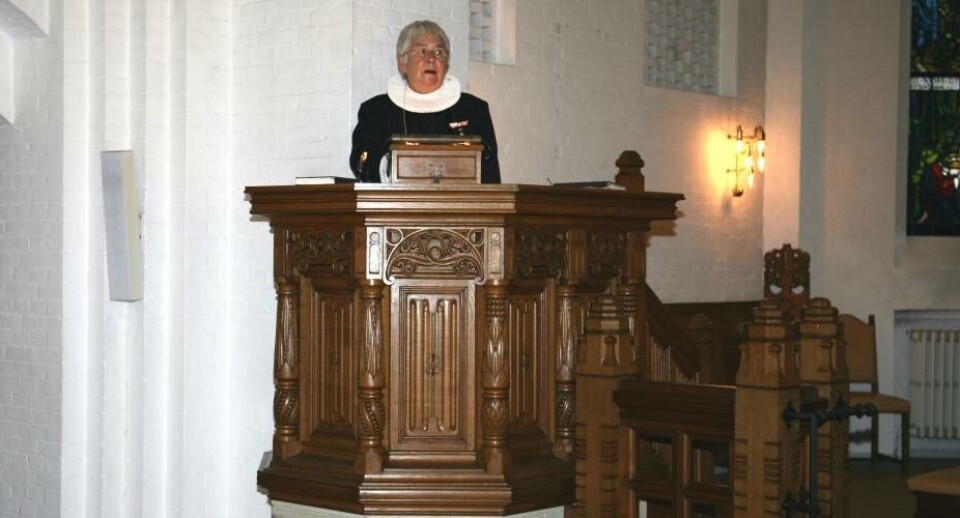 Domprovst emerita Emma Balslev på prædikestolen i Thomas Kingos Kirke i Odense. Foto: Knud Fl. Larsen Rasmus Bjørgmose, formand for Umiaqs bestyrelse. Foto: Knud Fl. Larsen Kormedlem Maaliaaraq Stach Sørensen efter endnu en optræden med Umiaq-koret. Foto: Knud Fl. Larsen Anna Rosa Utuange med børnene Julie og Henrik til den efterfølgende kaffemik. Foto: Knud Fl. Larsen Umiaq-koret var som altid på plads. Foto: Knud Fl. Larsen Domprovst emerita Emma Balslev på prædikestolen i Thomas Kingos Kirke i Odense. Foto: Knud Fl. Larsen Rasmus Bjørgmose, formand for Umiaqs bestyrelse. Foto: Knud Fl. Larsen Kormedlem Maaliaaraq Stach Sørensen efter endnu en optræden med Umiaq-koret. Foto: Knud Fl. Larsen Anna Rosa Utuange med børnene Julie og Henrik til den efterfølgende kaffemik. Foto: Knud Fl. Larsen Umiaq-koret var som altid på plads. Foto: Knud Fl. Larsen Domprovst emerita Emma Balslev på prædikestolen i Thomas Kingos Kirke i Odense. Foto: Knud Fl. Larsen