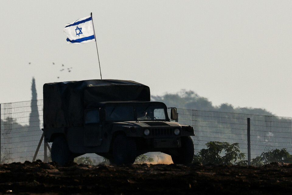 Israel har løsladt en række indsatte fra fængsler som led i en fangeudveksling og nyligt indgået våbenhvile med Hamas.