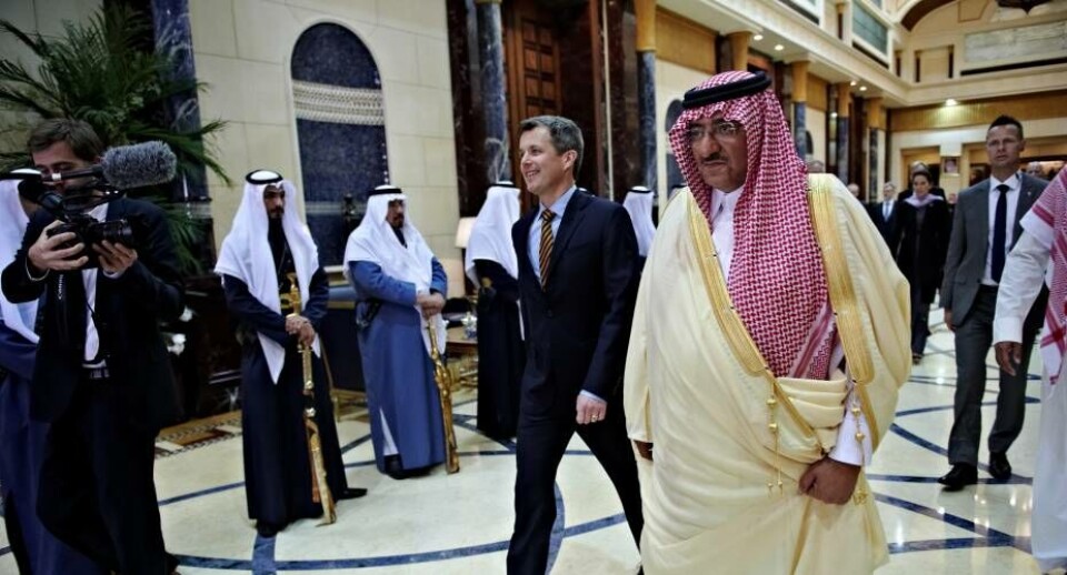 H.K.H. Kronprinsen, da Kronprinsparret søndag eftermiddag var på Kongens Palads. Her Frederik sammen med Saudis kronprins Muhammad bin Nayef