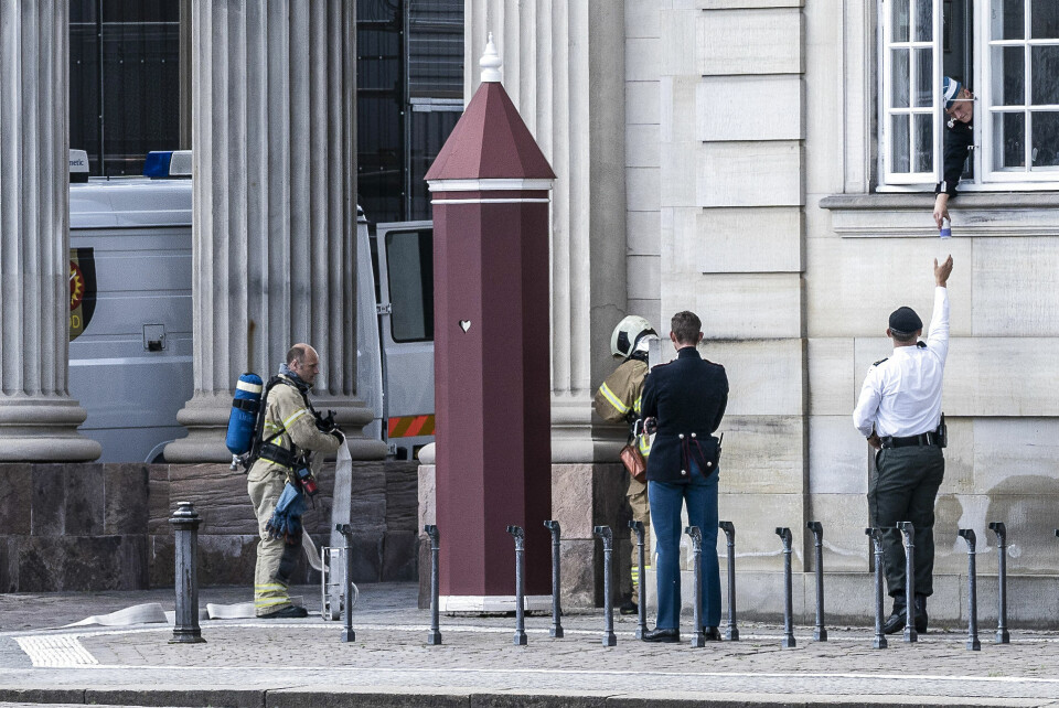 57-årig kvinde anholdt for at true kongehuset med pakke