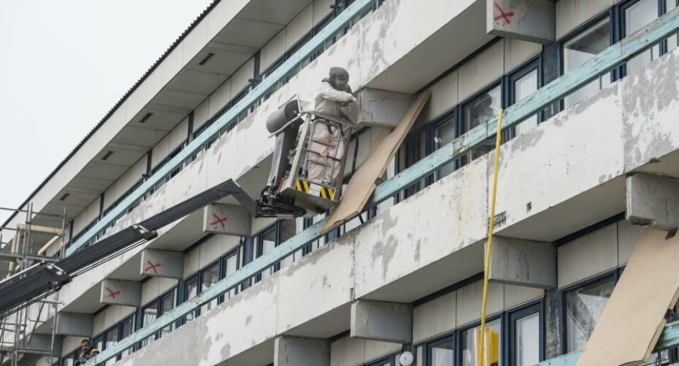 Naalakkersuisut har fået lov til at optage et lån på 1,5 milliarder kroner og bruge penge på at renovere boliger.