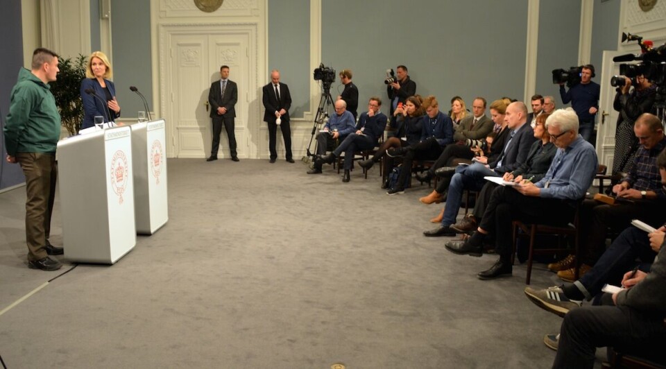 Formand for Naalakkersuisut Kim Kielsen og statsminister Helle Thorning-Schmidt under deres pressemøde onsdag i Spejlsalen i Statsministeriet