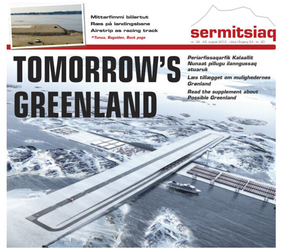 Forsiden af ugens Sermitsiaq. Mediehuset Sermitsiaq.AG sender 1000 aviser til biennalen i Venedig. Artiklerne om biennalen - og dermed om Grønland - er trykt på grønlandsk, dansk og engelsk.