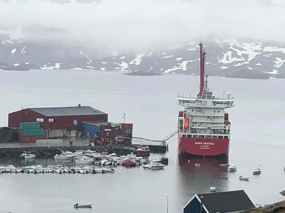 Tasiilaq blev vækket af kanoner