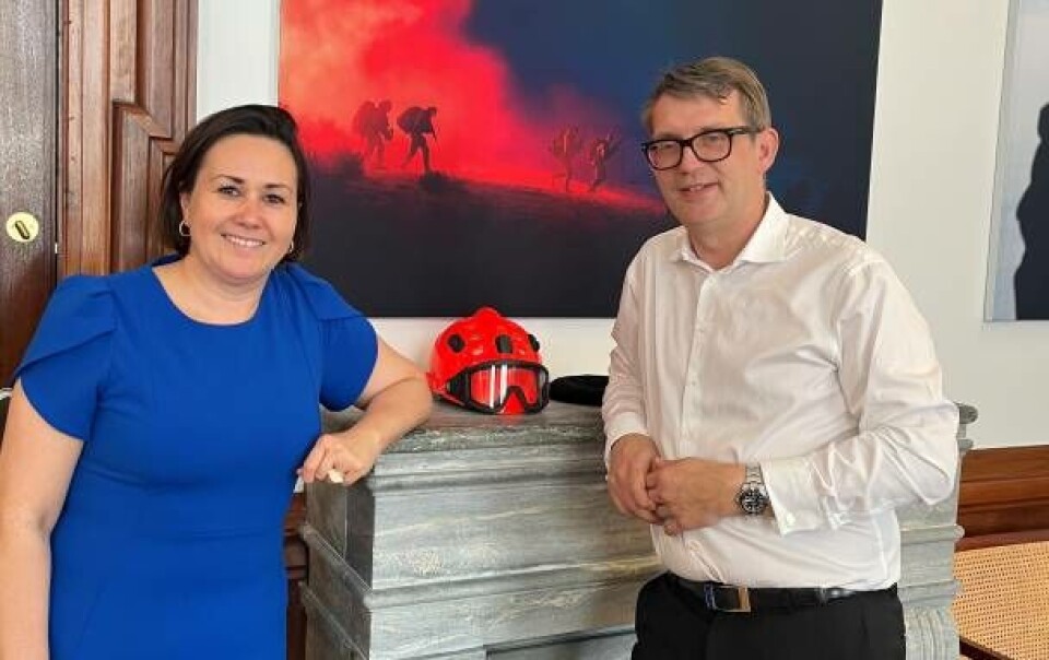 Aaja Chemnitz (IA) og fungerende forsvarsminister Troels Lund Poulsen (V).