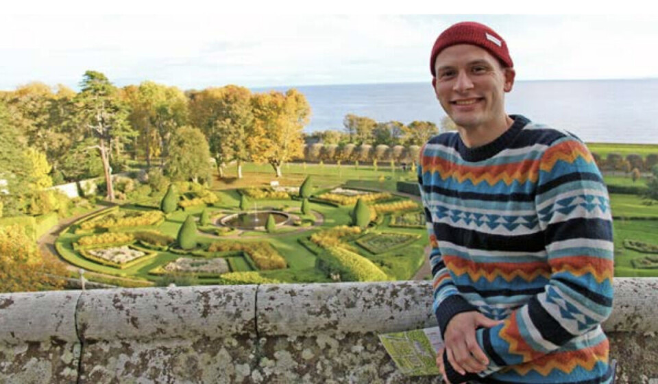 - Lægefaget er så spændende. Der er virkelig mange muligheder – forsker, psykiater, kirurg, alt muligt. Vi har et dejligt studieliv. Men det kan være svært at vælge Grønland af karrieremæssige årsager, siger Kunuk Lauge Koch Hansen, formand for Foreningen for Grønlandske Medicinstuderende i Danmark.
