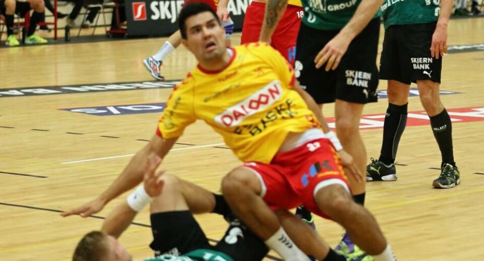 En rigtig mandfolkedyst Knud Fl. LarsenJakob Larsen tilfreds med spillet i 1. halvleg Knud Fl. LarsenMinik Dahl Høegh med endnu en scoring Knud Fl. LarsenEn rigtig mandfolkedyst Knud Fl. LarsenJakob Larsen tilfreds med spillet i 1. halvleg Knud Fl. LarsenMinik Dahl Høegh med endnu en scoring Knud Fl. LarsenEn rigtig mandfolkedyst Knud Fl. Larsen