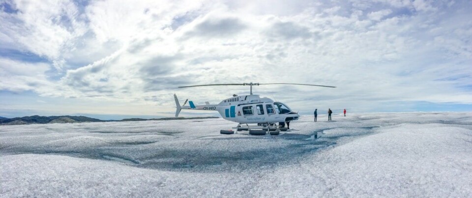 Blandt de populære udflugter er en tur til gletsjeren i Qalerallit og de varme kilder i Uunartoq.