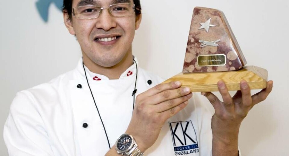 Årets kokkelærling, Kunuk Grønvold John RasmussenInunnguaq Hegelunds hovedret med hellefisk John RasmussenInunnguaq Hegelunds forret med marsvinekød John RasmussenÅrets kok 2015, Inunnguaq Hegelund. Til højre forstander på levnedsmiddelskolen Inuili, Poul Christensen John RasmussenTil venstre årets kok 2015, Inunnguaq Hegelund, og til højre årets kokkelærling, Kunuk Grønvold John RasmussenÅrets kok 2015, Inunnguaq Hegelund John RasmussenÅrets kokkelærling, Kunuk Grønvold John RasmussenInunnguaq Hegelunds hovedret med hellefisk John RasmussenInunnguaq Hegelunds forret med marsvinekød John RasmussenÅrets kok 2015, Inunnguaq Hegelund. Til højre forstander på levnedsmiddelskolen Inuili, Poul Christensen John RasmussenTil venstre årets kok 2015, Inunnguaq Hegelund, og til højre årets kokkelærling, Kunuk Grønvold John RasmussenÅrets kok 2015, Inunnguaq Hegelund John Rasmussen