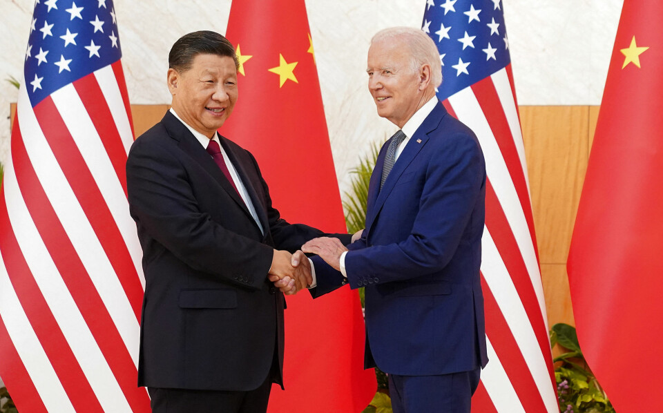 Mandagens møde mellem Xi og Biden er det første fysiske mellem de to ledere, siden Biden blev indsat som præsident.