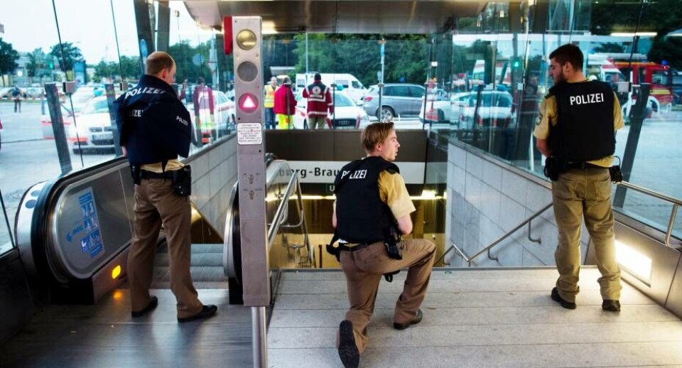 Tysk politi på vagt ved en undergrundsstation