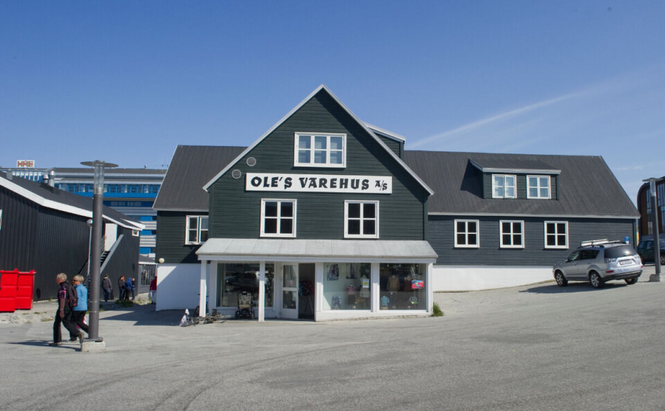 Oles Varehus er lukket efter 60 ½ år i Nuuks bymidte. Foto: Leiff Josefsen Fremtiden er endnu uafklaret for Grønlands første private forretning. Foto. Leiff Josefsen Oles Varehus er lukket efter 60 ½ år i Nuuks bymidte. Foto: Leiff Josefsen Fremtiden er endnu uafklaret for Grønlands første private forretning. Foto. Leiff Josefsen Oles Varehus er lukket efter 60 ½ år i Nuuks bymidte. Foto: Leiff Josefsen Fremtiden er endnu uafklaret for Grønlands første private forretning. Foto. Leiff Josefsen