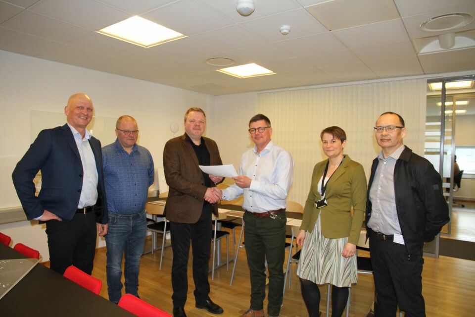 Fra venstre: Palle Bendtsen Økomonichef / CFO KJ Greenland. Jens Jensen Direktør / CEO KJ Greenland. Karl Jensen Direktør / CEO KJ Greenland. Jens Lauridsen /CEO Kalaallit Airports Aviaaja Karlshøj Knudsen / Projektdirektør Kalaallit Airports.