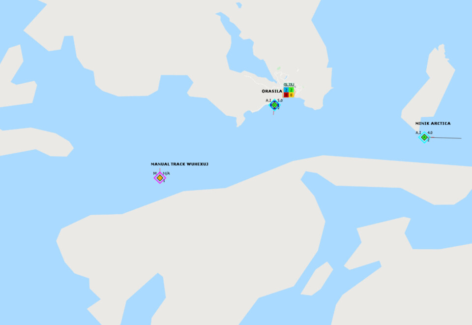 Den flydende ponton er i øjeblikket ved Julianehåbsfjord.