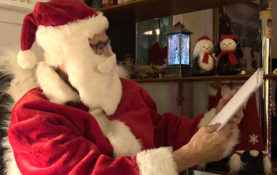 Video: Julemanden modtager juleønsker fra børn