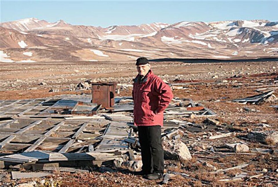 Den 87-årige amerikaner Walter R. West genså den gamle amerikanske vejrstation efter 65 år. Foto: sermersooq.gl