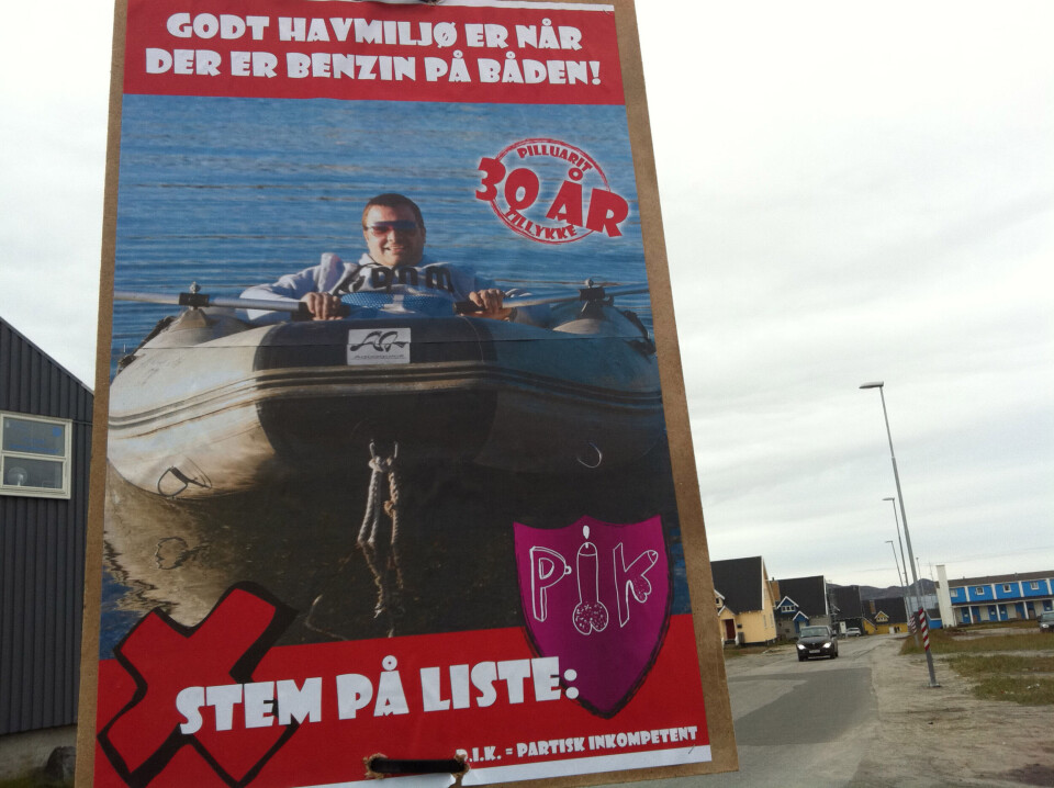 Spøjse valgplakater i Nuuk. Foto: Mads Nyvold