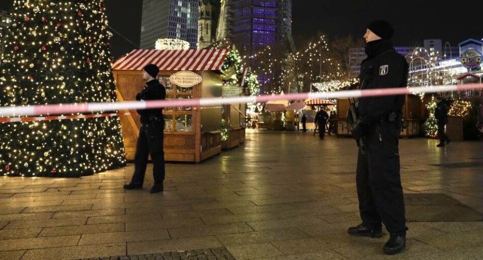 En lastbil torpederede mandag et julemarked i Berlin.