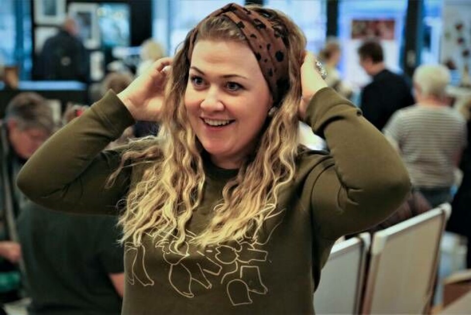 Designer Bára Ástvaldsdóttir med hårbånd.