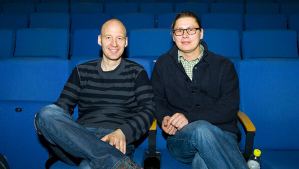 Instruktør Otto Rosing og producer Mikisoq Hove Lynge fra selskabet '3900 Pictures'. Foto: Leiff Josefsen Lars Rosing spiller hovedrollen Malik i 'Nuummioq', der har premiere søndag. Foto: Jørgen Chemnitz Instruktør Otto Rosing og producer Mikisoq Hove Lynge fra selskabet '3900 Pictures'. Foto: Leiff Josefsen Lars Rosing spiller hovedrollen Malik i 'Nuummioq', der har premiere søndag. Foto: Jørgen Chemnitz Instruktør Otto Rosing og producer Mikisoq Hove Lynge fra selskabet '3900 Pictures'. Foto: Leiff Josefsen Lars Rosing spiller hovedrollen Malik i 'Nuummioq', der har premiere søndag. Foto: Jørgen Chemnitz