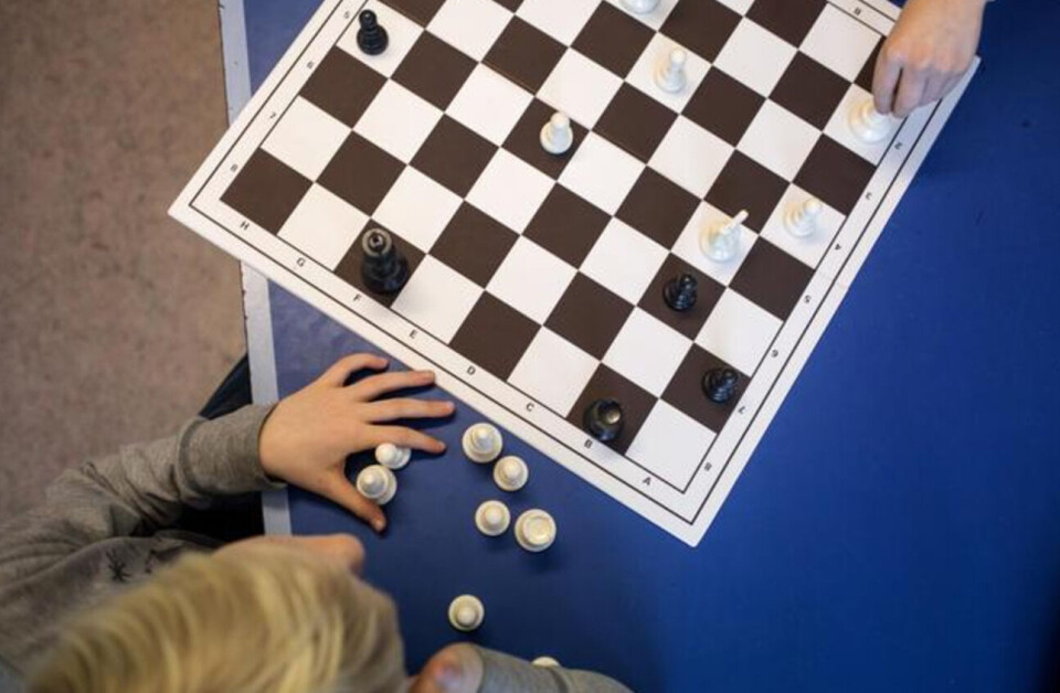 Skak bruges på mange skoler i andre lande som understøttende undervisning, da det styrker børn inden for matematik samtidig med at styrker børnene på andre områder. Ritzau FotoStormester i skak Henrik Danielsen vil gerne til Grønland for at hjælpe børn og unge. PrivatfotoSkak bruges på mange skoler i andre lande som understøttende undervisning, da det styrker børn inden for matematik samtidig med at styrker børnene på andre områder. Ritzau FotoStormester i skak Henrik Danielsen vil gerne til Grønland for at hjælpe børn og unge. PrivatfotoSkak bruges på mange skoler i andre lande som understøttende undervisning, da det styrker børn inden for matematik samtidig med at styrker børnene på andre områder. Ritzau FotoStormester i skak Henrik Danielsen vil gerne til Grønland for at hjælpe børn og unge. Privatfoto skak