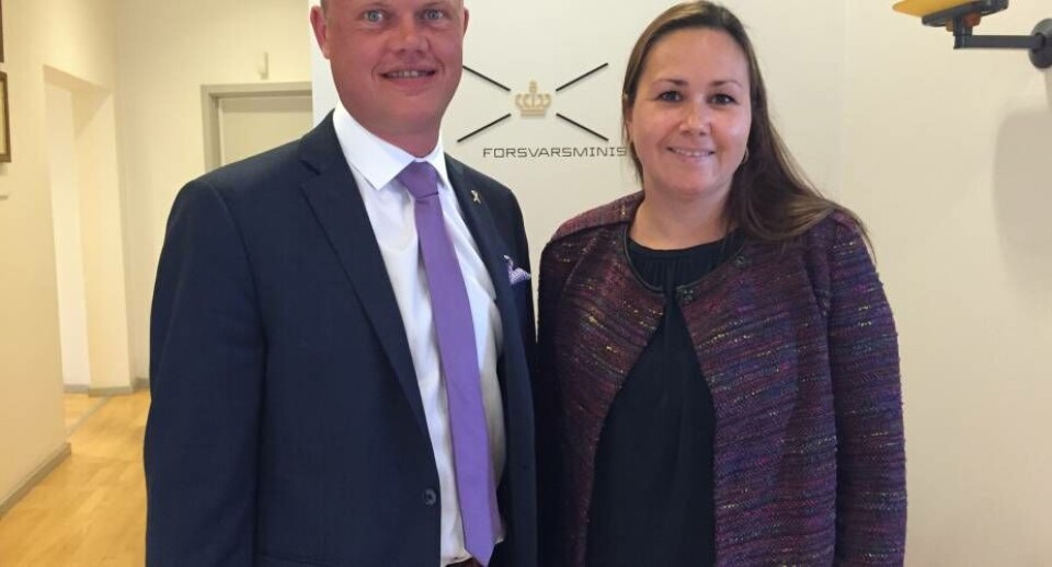 Forsvarsminister Peter Christensen (V) og folketingsmedlem Aaja Chemnitz Larsen (IA)